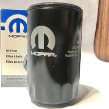 Cargar imagen en el visor de la galería, Filtro aceite motor 3.7 KJ