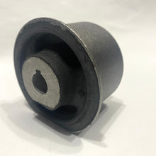 Cargar imagen en el visor de la galería, Buje diferencial delantero WK XK #516ab