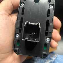 Cargar imagen en el visor de la galería, Mando elevavidrios copiloto 6 pines 1 auto KK G4 #544ag