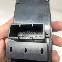 Cargar imagen en el visor de la galería, Mando elevavidrios piloto 11 pines 2 auto KK G4 #823ab