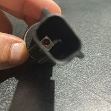 Cargar imagen en el visor de la galería, Valvula presion aceite KJ KK WK XK 1 pin #097aa