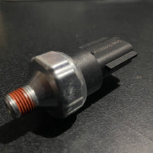 Cargar imagen en el visor de la galería, Valvula presion aceite KJ KK WK XK 1 pin #097aa