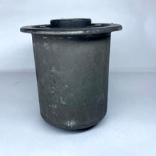 Cargar imagen en el visor de la galería, Buje meseta inf WK XK (amortiguador) #632ac