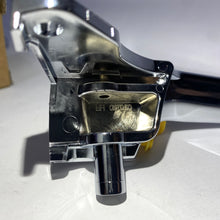 Cargar imagen en el visor de la galería, Manilla puerta interna KK del izq #461aa