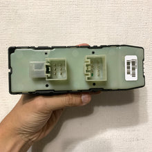 Cargar imagen en el visor de la galería, Mando elevavidrios piloto 6+7 pines 1 auto PM MK #780aa

