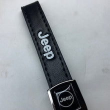 Cargar imagen en el visor de la galería, Llavero jeep semicuero gancho y estribo #generico
