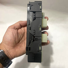 Cargar imagen en el visor de la galería, Mando elevavidrios piloto 6+7 pines 1 auto PM MK #780aa
