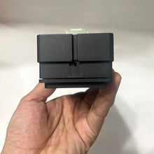 Cargar imagen en el visor de la galería, Mando elevavidrios piloto 6+7 pines 1 auto PM MK #780aa
