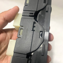 Cargar imagen en el visor de la galería, Mando elevavidrios piloto 6+7 pines 1 auto PM MK #780aa
