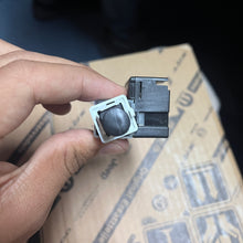 Cargar imagen en el visor de la galería, Suiche pedal freno WJ WK XK G4 PM MK #001ad
