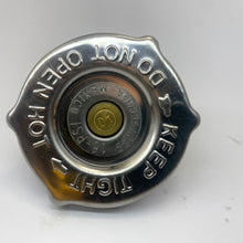 Cargar imagen en el visor de la galería, Tapa radiador 16 lbs #880aa
