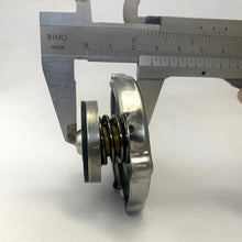 Cargar imagen en el visor de la galería, Tapa radiador 16 lbs #880aa
