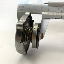 Cargar imagen en el visor de la galería, Tapa radiador 18 lbs #974aa
