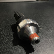 Cargar imagen en el visor de la galería, Valvula presion aceite KJ KK WK XK 1 pin #097aa
